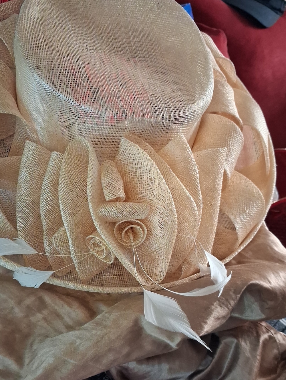 Elegant Women's Fascinator Hat in Champagne 100% Straw 100% Vintage